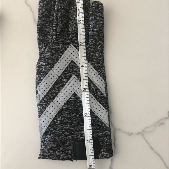 NWOT Isotoner Smart Touch Gloves - Picture 7 of 9
